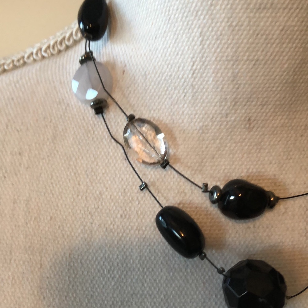 Beaded necklace - Picture 2 of 2